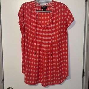 Liz Claiborne coral colored poly blouse- in excellent used condition.